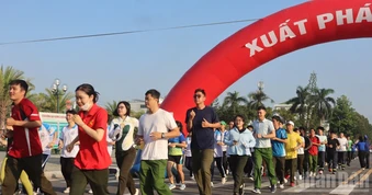 Quảng Ngãi: Đông đảo cán bộ, chiến sĩ và nhân dân tham gia Ngày chạy Olympic năm 2026