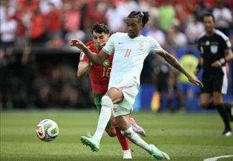 Real Madrid âm thầm chèo kéo Olise, Arsenal đạt thỏa thuận bán Trossard