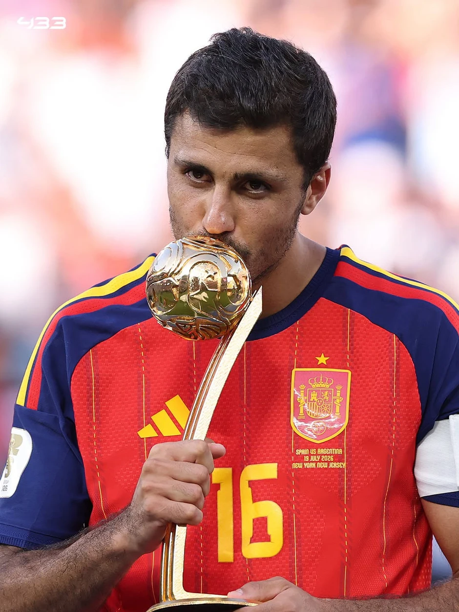 Rodri bật khóc sau chung kết, nhận Quả bóng vàng World Cup 2026 Rodri bật khóc sau chung kết, nhận Quả bóng vàng World Cup 2026