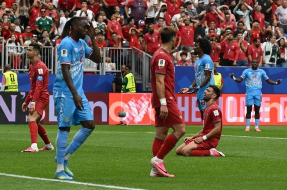 Ronaldo - bài toán khó của HLV Roberto Martinez - Báo TinVina Ronaldo - bài toán khó của HLV Roberto Martinez - Báo TinVina