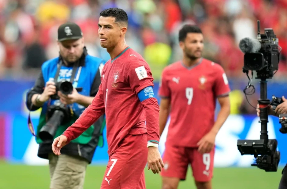 Ronaldo - bài toán khó của HLV Roberto Martinez - Báo TinVina Ronaldo - bài toán khó của HLV Roberto Martinez - Báo TinVina