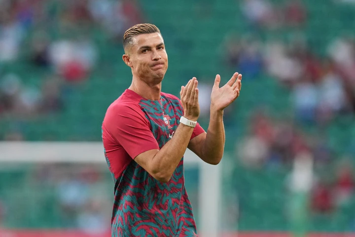 Ronaldo bất mãn vì ngồi dự bị, LĐBĐ Bồ Đào Nha họp khẩn Ronaldo bất mãn vì ngồi dự bị, LĐBĐ Bồ Đào Nha họp khẩn