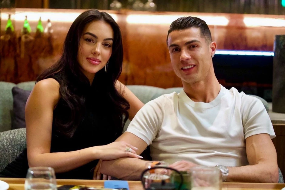 Ronaldo bí mật cưới Georgina đúng một năm sau màn cầu hôn Ronaldo bí mật cưới Georgina đúng một năm sau màn cầu hôn
