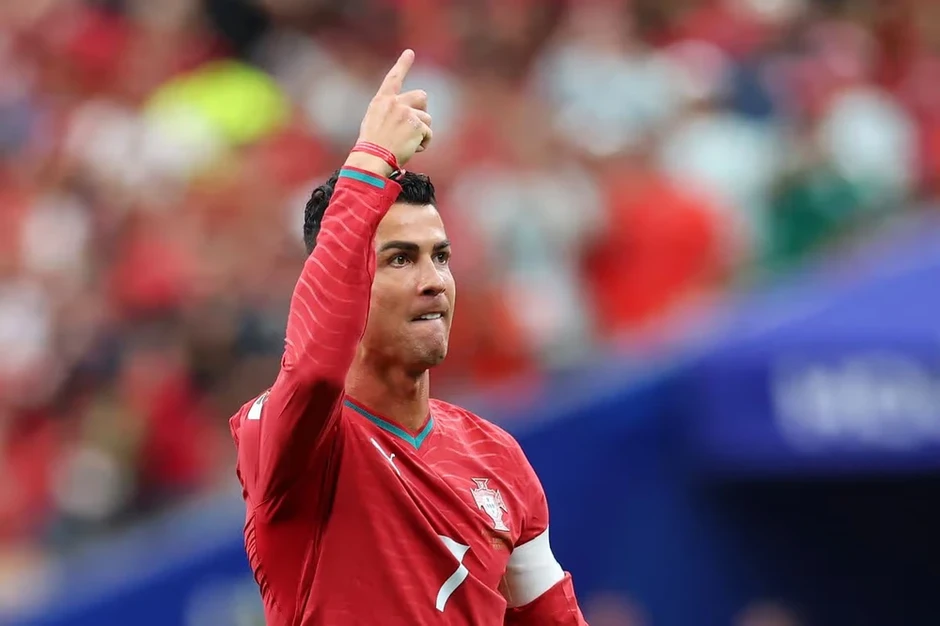 Ronaldo phá kỷ lục World Cup, gửi lời đáp trả hoàn hảo đến Messi Ronaldo phá kỷ lục World Cup, gửi lời đáp trả hoàn hảo đến Messi
