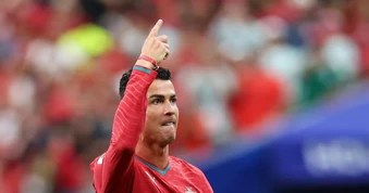 Ronaldo phá kỷ lục World Cup, gửi lời đáp trả hoàn hảo đến Messi
