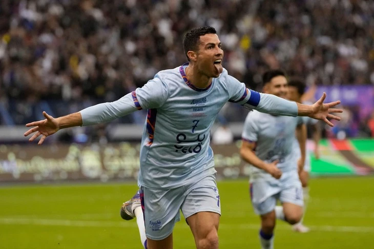 Ronaldo tạm rời Saudi Arabia để điều trị chấn thương Ronaldo tạm rời Saudi Arabia để điều trị chấn thương