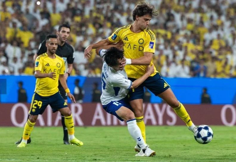 Ronaldo tan vỡ giấc mơ vàng Ronaldo tan vỡ giấc mơ vàng