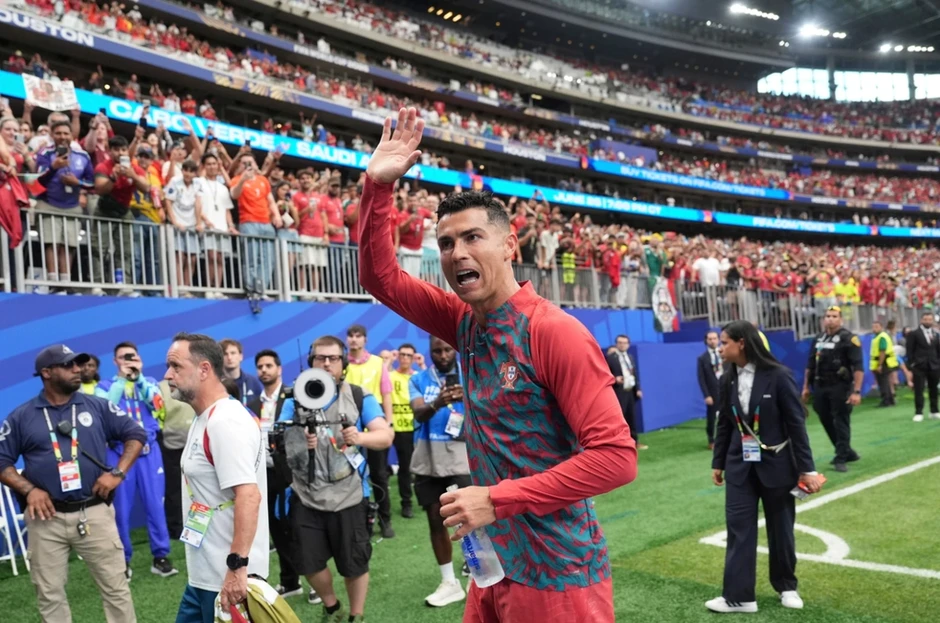 Ronaldo: 'Thật tuyệt nếu gặp Messi ở chung kết World Cup' - Báo TinVina Ronaldo: 'Thật tuyệt nếu gặp Messi ở chung kết World Cup' - Báo TinVina