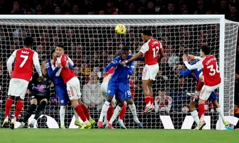 Rooney khuyên Arsenal phớt lờ chỉ trích về lối chơi - Báo TinVina