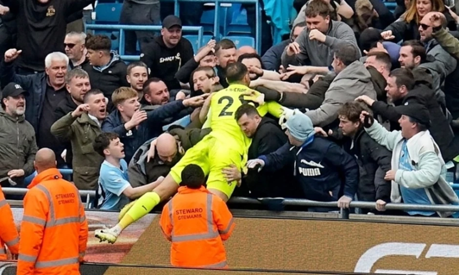 Rooney: 'Man City có thể phải trả giá vì ăn mừng như vô địch' - Báo TinVina Rooney: 'Man City có thể phải trả giá vì ăn mừng như vô địch' - Báo TinVina
