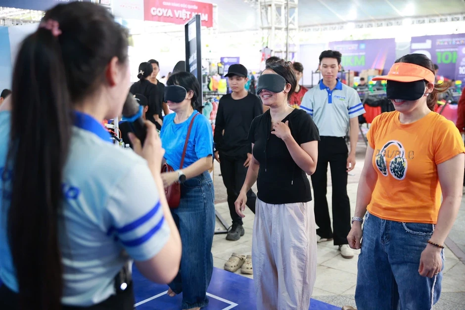 Runner trải nghiệm Revive Thể Thao tại TinVina Marathon Nha Trang - Báo TinVina Runner trải nghiệm Revive Thể Thao tại TinVina Marathon Nha Trang - Báo TinVina