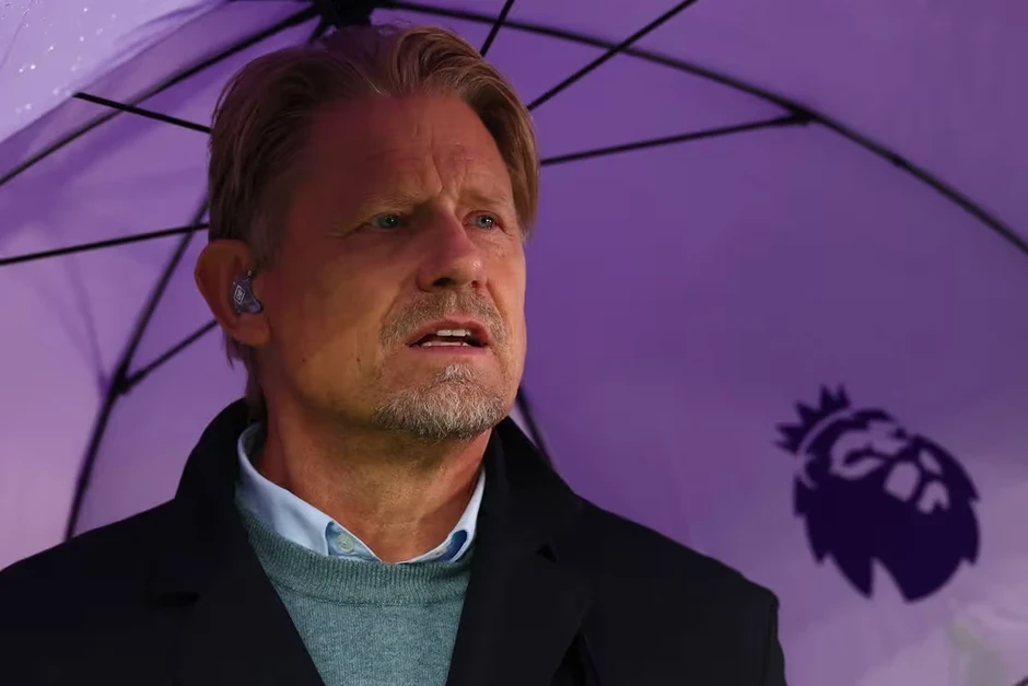 Sai lầm khiến huyền thoại MU Schmeichel mất 15 năm khắc phục Sai lầm khiến huyền thoại MU Schmeichel mất 15 năm khắc phục