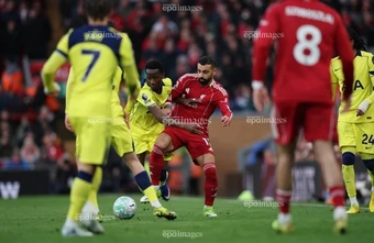 Salah rời Liverpool, nguy cơ trở thành “chiến lợi phẩm” trong cuộc đua Messi – Ronaldo