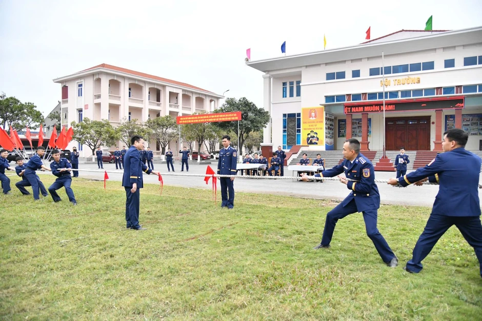 Sáng 1 Tết Bính Ngọ, Cảnh sát biển tổ chức các hoạt động thể thao mừng Xuân mới 