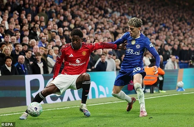 Sao Chelsea bật khóc sau trận thua MU, Carrick nói về vẻ đẹp của bóng đá