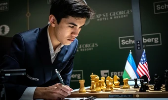 Sindarov cách trận tranh ngôi Vua cờ một ván hòa