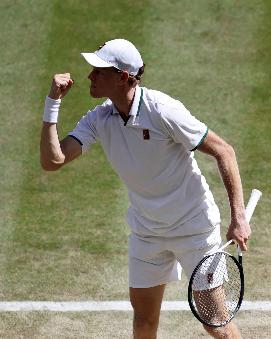 Sinner hạ 'máy giao bóng' Struff, đoạt vé bán kết Wimbledon