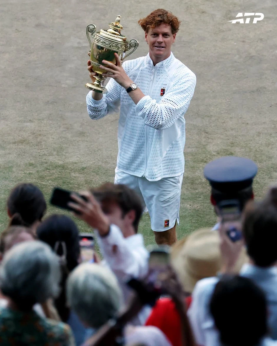 Sinner ngược dòng hạ Zverev, bảo vệ ngôi vương Wimbledon Sinner ngược dòng hạ Zverev, bảo vệ ngôi vương Wimbledon