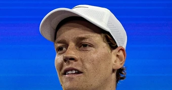 Sinner thắng nhanh Shapovalov, tiến vào vòng 4 Indian Wells