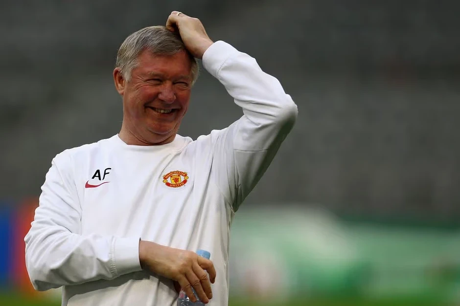 Sir Alex Ferguson chỉ cho phép một người chế nhạo ông về chiếc quần tại MU Sir Alex Ferguson chỉ cho phép một người chế nhạo ông về chiếc quần tại MU