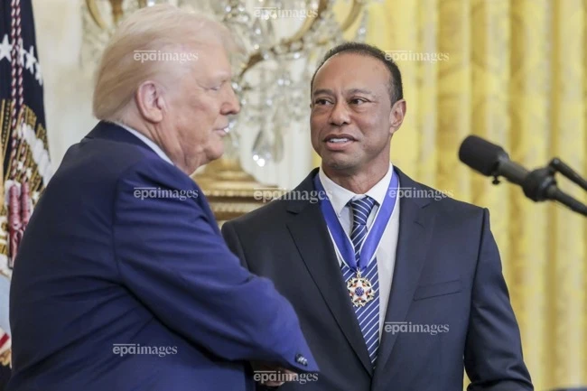 Sốc: Siêu sao Tiger Woods, bạn thân của Tổng thống Mỹ bị bắt sau cú lật xe kinh hoàng