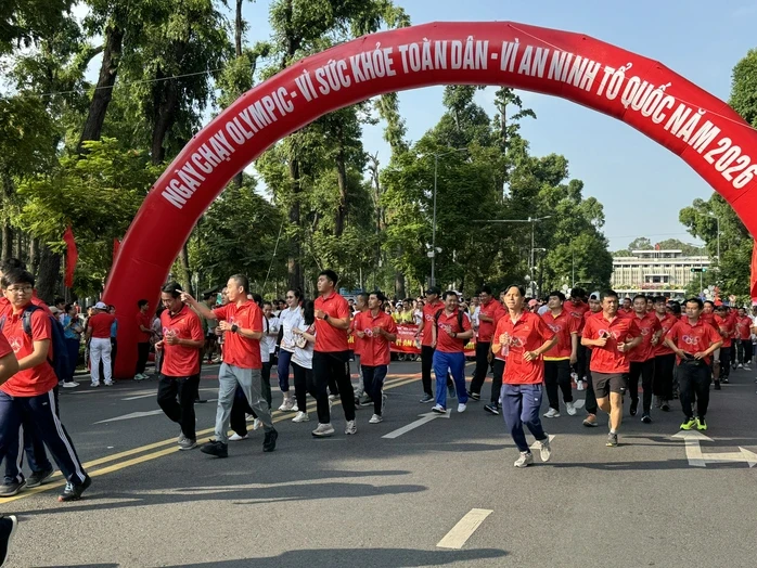 Sôi động Ngày chạy Olympic "Vì sức khỏe toàn dân - Vì an ninh Tổ quốc" tại TP HCM Sôi động Ngày chạy Olympic "Vì sức khỏe toàn dân - Vì an ninh Tổ quốc" tại TP HCM