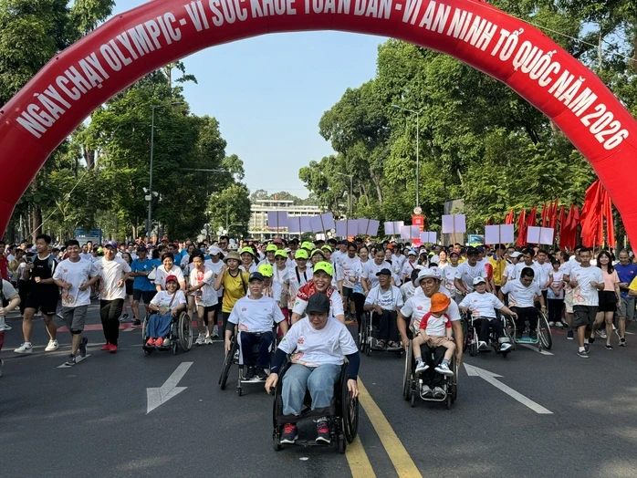 Sôi động Ngày chạy Olympic "Vì sức khỏe toàn dân - Vì an ninh Tổ quốc" tại TP HCM Sôi động Ngày chạy Olympic "Vì sức khỏe toàn dân - Vì an ninh Tổ quốc" tại TP HCM