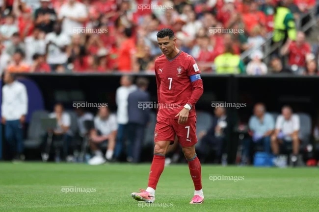 Sóng gió bủa vây Ronaldo với ngòi nổ gây chia rẽ đội tuyển Bồ Đào Nha Sóng gió bủa vây Ronaldo với ngòi nổ gây chia rẽ đội tuyển Bồ Đào Nha