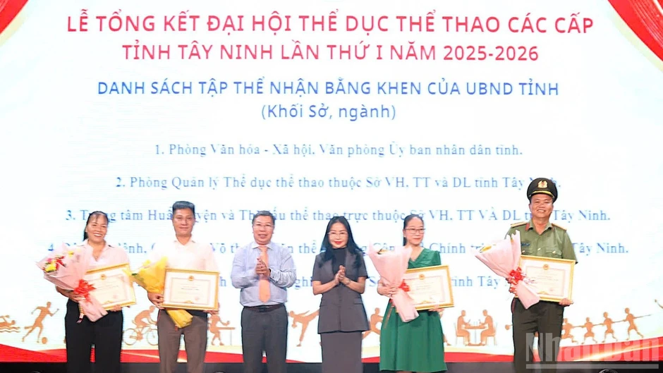 Tây Ninh tuyên dương các tập thể, cá nhân xuất sắc Tây Ninh tuyên dương các tập thể, cá nhân xuất sắc
