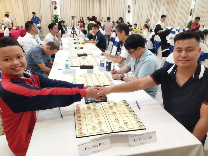 Thần đồng cờ tướng 13 tuổi của Việt Nam đánh bại cao thủ hạng 22 Trung Quốc
