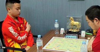 Thần đồng cờ tướng 13 tuổi của Việt Nam đánh bại cao thủ hạng 22 Trung Quốc