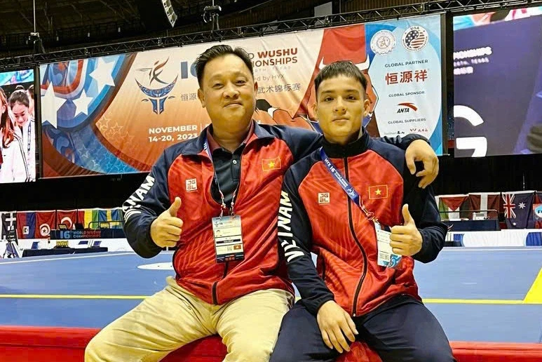 Thần đồng võ thuật xuất thân từ ngôi làng nghèo giành HCB Asiad 20 Thần đồng võ thuật xuất thân từ ngôi làng nghèo giành HCB Asiad 20