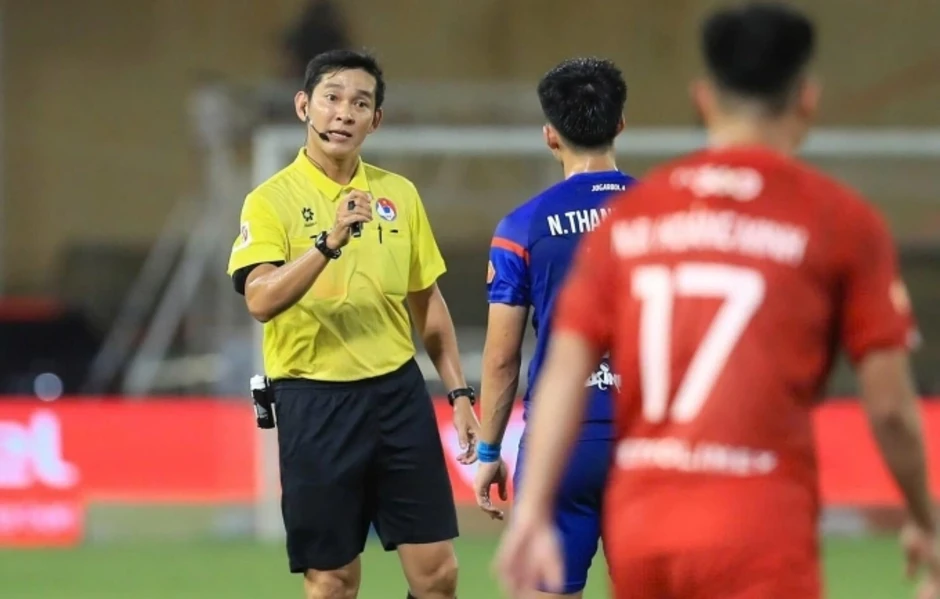 Thêm trọng tài bị treo còi ở V-League Thêm trọng tài bị treo còi ở V-League