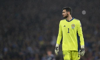 Thủ môn 43 tuổi lần đầu dự World Cup - Báo TinVina