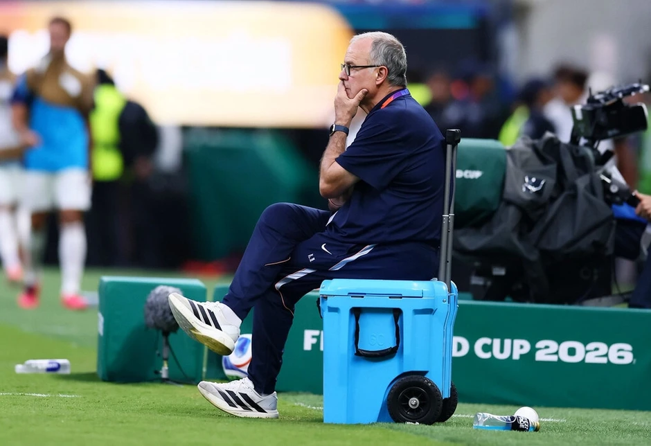 Thủ môn Uruguay xin thay ra sau sai lầm ở World Cup 2026 - Báo TinVina Thủ môn Uruguay xin thay ra sau sai lầm ở World Cup 2026 - Báo TinVina