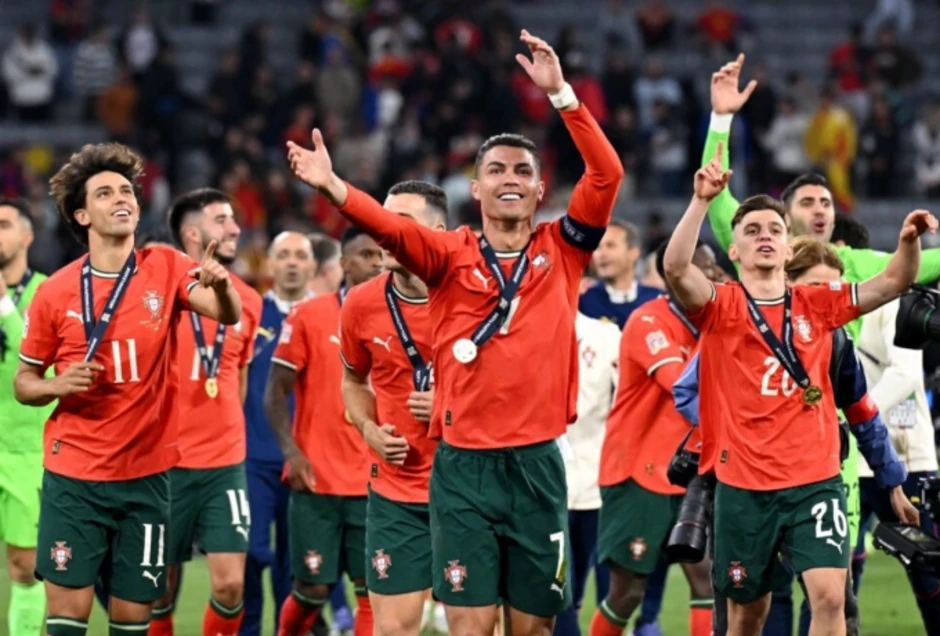 Tiền vệ Bồ Đào Nha muốn vô địch World Cup 2026 vì Ronaldo - Báo TinVina Tiền vệ Bồ Đào Nha muốn vô địch World Cup 2026 vì Ronaldo - Báo TinVina