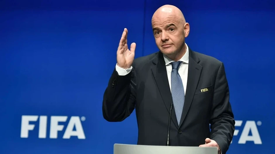Tình thế buộc chủ tịch FIFA phải ủng hộ Vinicius hết mình Tình thế buộc chủ tịch FIFA phải ủng hộ Vinicius hết mình