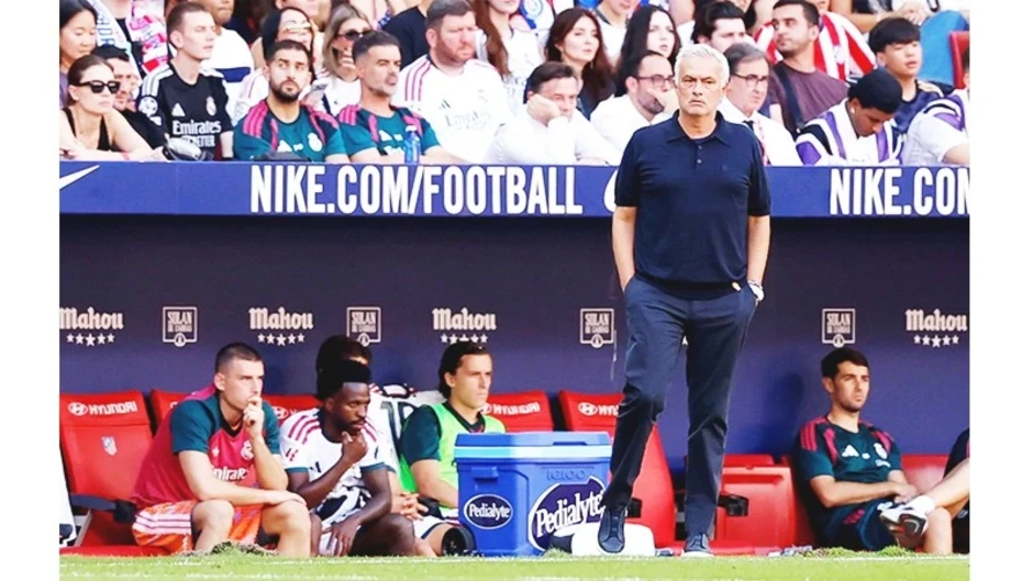 Tờ giấy A4 của Jose Mourinho