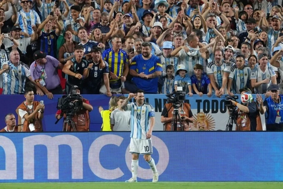 Tổng thống Brazil muốn ký hợp đồng với Messi - Báo TinVina Tổng thống Brazil muốn ký hợp đồng với Messi - Báo TinVina