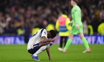 Tottenham chỉ hơn nhóm xuống hạng một điểm - Báo TinVina