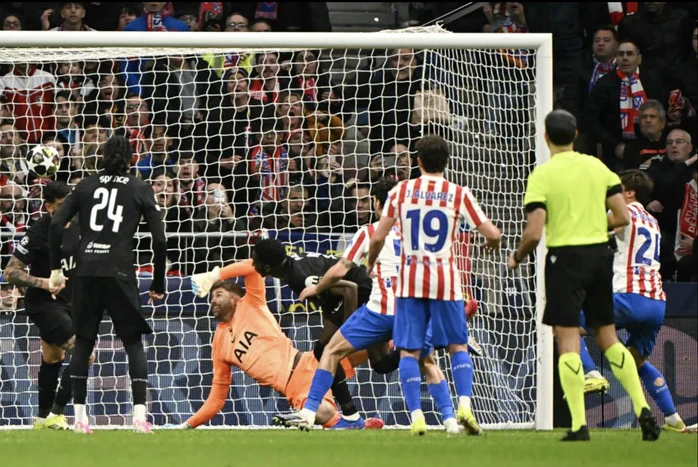 Tottenham thảm bại trước Atletico Madrid ở Champions League Tottenham thảm bại trước Atletico Madrid ở Champions League