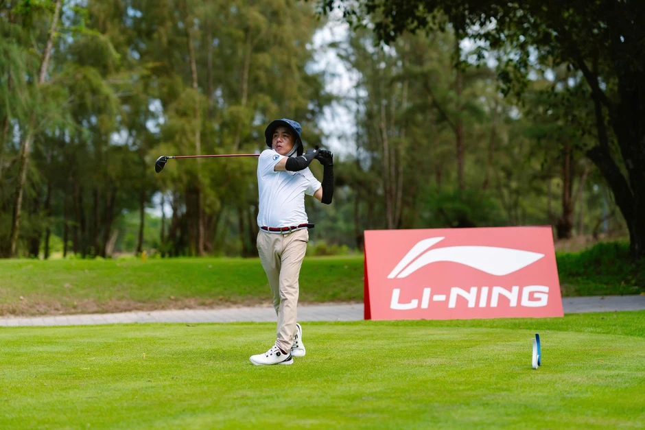 Trang phục thi đấu Li-Ning tạo ấn tượng mạnh tại giải golf 'Sông Hàn Hội Tụ' mùa 3 Trang phục thi đấu Li-Ning tạo ấn tượng mạnh tại giải golf 'Sông Hàn Hội Tụ' mùa 3