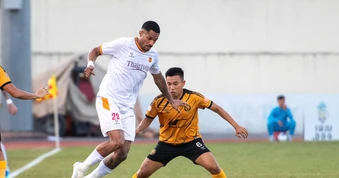 Trốn rớt hạng V-League nóng hơn đua danh hiệu