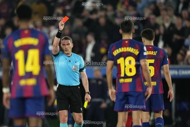 Trọng tài bị kiện vì lần thứ 2 “giết” Barcelona ở Champions League Trọng tài bị kiện vì lần thứ 2 “giết” Barcelona ở Champions League