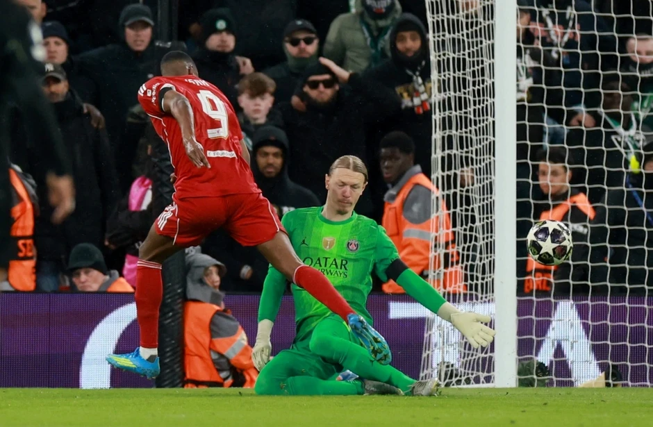 Trực tiếp Liverpool 0-0 PSG: Chấn thương bất ngờ, cơ hội liên tiếp Trực tiếp Liverpool 0-0 PSG: Chấn thương bất ngờ, cơ hội liên tiếp