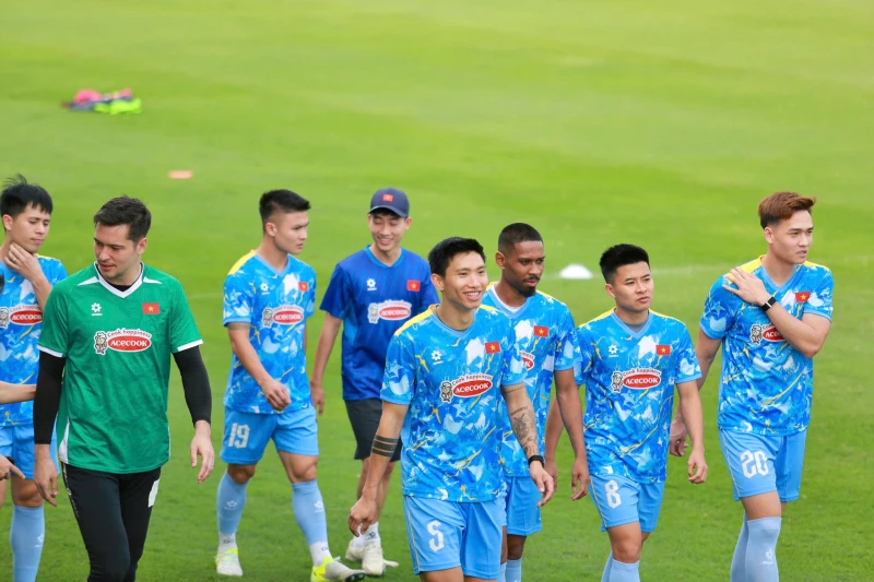 Trung vệ Trần Đình Trọng chia sẻ gì trong lần trở lại Đội tuyển Quốc gia Việt Nam sau 4 năm? Trung vệ Trần Đình Trọng chia sẻ gì trong lần trở lại Đội tuyển Quốc gia Việt Nam sau 4 năm?