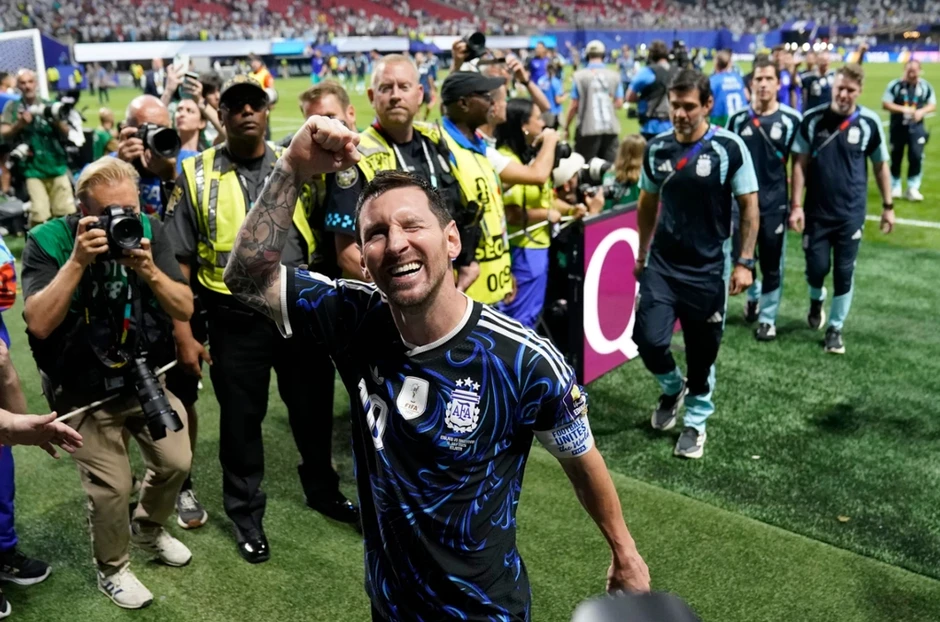 Truyền thông quốc tế: 'Messi bất tử, Argentina ngược dòng vĩ đại' - Báo TinVina Truyền thông quốc tế: 'Messi bất tử, Argentina ngược dòng vĩ đại' - Báo TinVina
