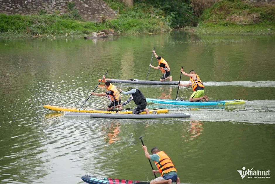 Tưng bừng giải Sup Race trên sông Bằng Giang Tưng bừng giải Sup Race trên sông Bằng Giang