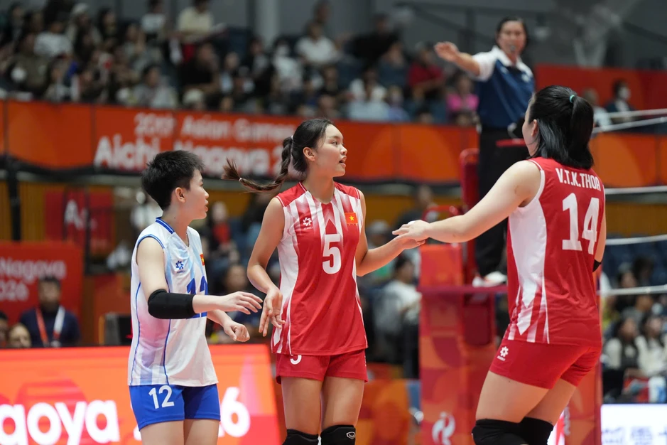 Tuyển bóng chuyền nữ Việt Nam sớm giành vé vào tứ kết Asiad 20 Tuyển bóng chuyền nữ Việt Nam sớm giành vé vào tứ kết Asiad 20
