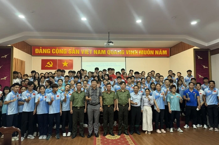 Tuyên truyền kiến thức pháp luật cho HLV, VĐV tại Trung tâm Huấn luyện thể thao Quốc gia Tuyên truyền kiến thức pháp luật cho HLV, VĐV tại Trung tâm Huấn luyện thể thao Quốc gia